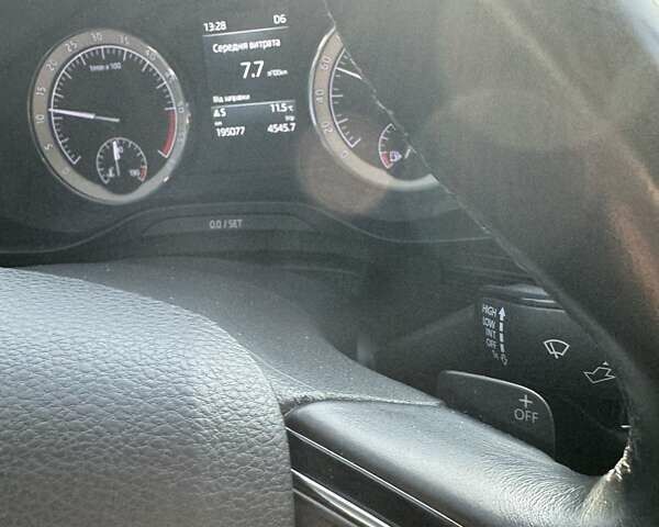 Білий Шкода Kodiaq, об'ємом двигуна 1.97 л та пробігом 195 тис. км за 28999 $, фото 5 на Automoto.ua