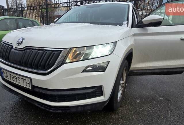 Белый Шкода Kodiaq, объемом двигателя 1.98 л и пробегом 99 тыс. км за 23600 $, фото 20 на Automoto.ua