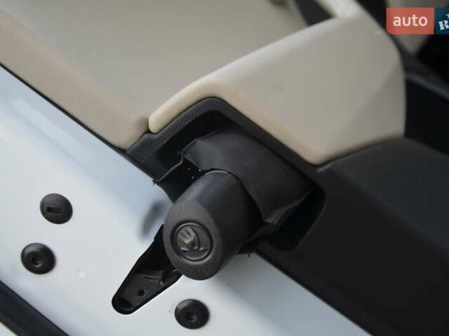 Білий Шкода Kodiaq, об'ємом двигуна 2 л та пробігом 285 тис. км за 25950 $, фото 51 на Automoto.ua
