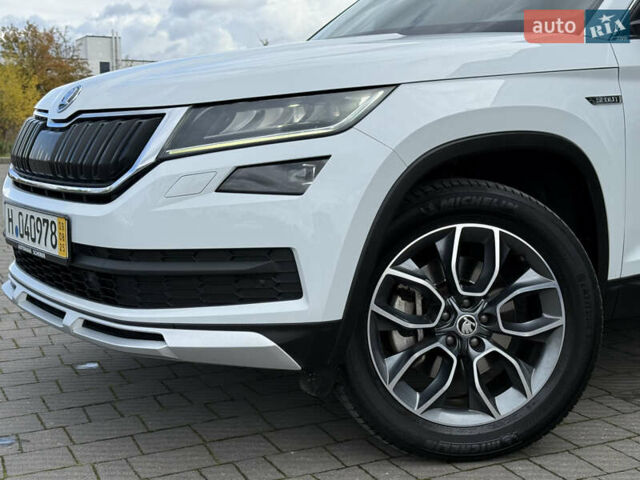 Белый Шкода Kodiaq, объемом двигателя 1.97 л и пробегом 230 тыс. км за 26999 $, фото 4 на Automoto.ua