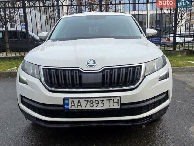 Белый Шкода Kodiaq, объемом двигателя 1.98 л и пробегом 99 тыс. км за 23600 $, фото 17 на Automoto.ua