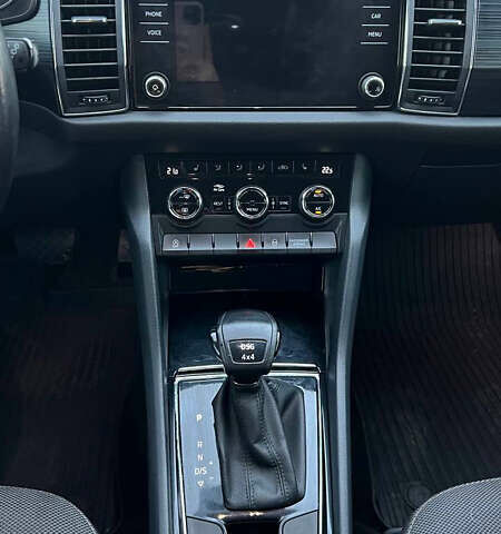 Белый Шкода Kodiaq, объемом двигателя 1.98 л и пробегом 209 тыс. км за 20400 $, фото 40 на Automoto.ua