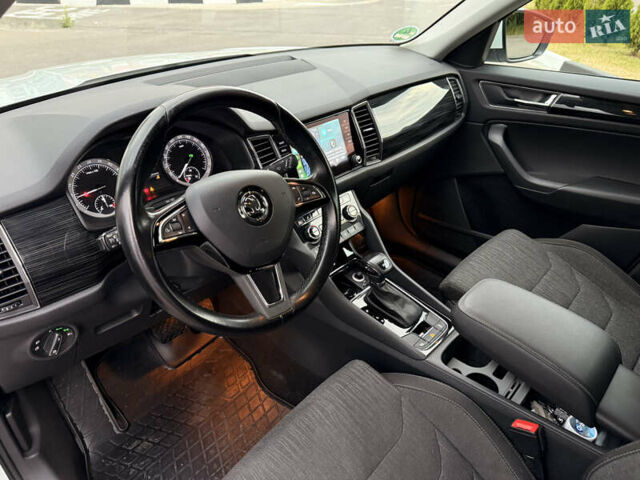 Белый Шкода Kodiaq, объемом двигателя 0 л и пробегом 377 тыс. км за 22500 $, фото 20 на Automoto.ua