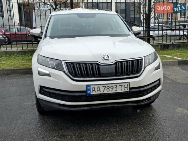 Белый Шкода Kodiaq, объемом двигателя 1.98 л и пробегом 99 тыс. км за 23600 $, фото 25 на Automoto.ua