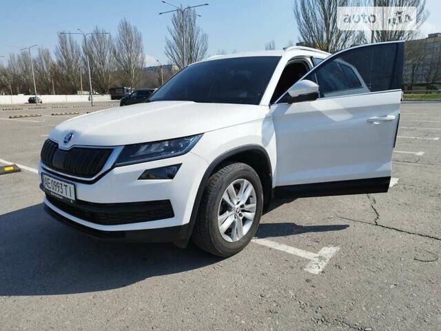 Белый Шкода Kodiaq, объемом двигателя 1.97 л и пробегом 80 тыс. км за 29000 $, фото 12 на Automoto.ua