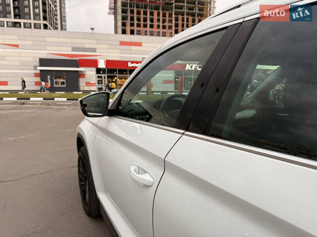 Белый Шкода Kodiaq, объемом двигателя 0 л и пробегом 377 тыс. км за 22500 $, фото 9 на Automoto.ua