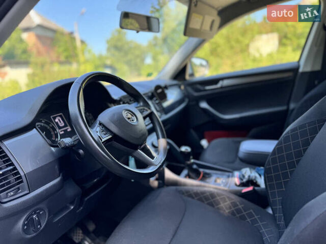 Білий Шкода Kodiaq, об'ємом двигуна 1.4 л та пробігом 78 тис. км за 18999 $, фото 7 на Automoto.ua