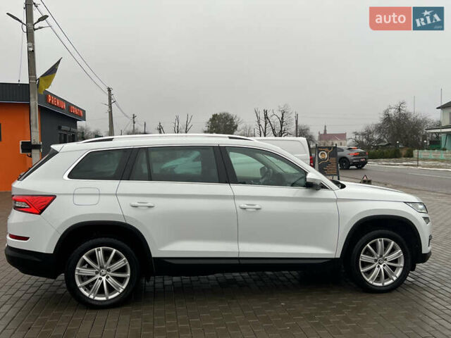 Белый Шкода Kodiaq, объемом двигателя 1.97 л и пробегом 229 тыс. км за 23509 $, фото 11 на Automoto.ua