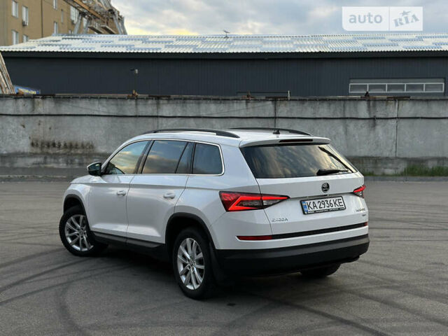 Белый Шкода Kodiaq, объемом двигателя 1.97 л и пробегом 257 тыс. км за 23500 $, фото 5 на Automoto.ua