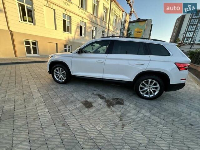 Белый Шкода Kodiaq, объемом двигателя 1.97 л и пробегом 279 тыс. км за 22650 $, фото 29 на Automoto.ua