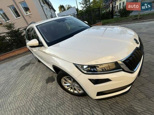 Белый Шкода Kodiaq, объемом двигателя 1.97 л и пробегом 279 тыс. км за 22650 $, фото 6 на Automoto.ua