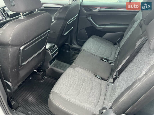 Белый Шкода Kodiaq, объемом двигателя 1.97 л и пробегом 229 тыс. км за 23509 $, фото 21 на Automoto.ua