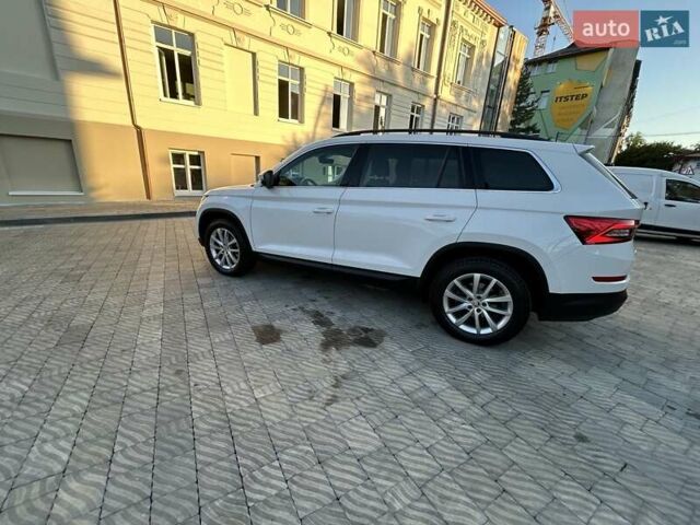 Белый Шкода Kodiaq, объемом двигателя 1.97 л и пробегом 279 тыс. км за 22650 $, фото 27 на Automoto.ua
