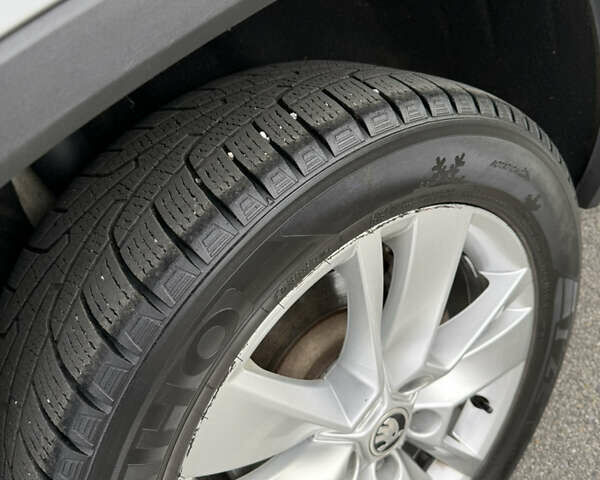 Белый Шкода Kodiaq, объемом двигателя 1.97 л и пробегом 162 тыс. км за 26500 $, фото 3 на Automoto.ua