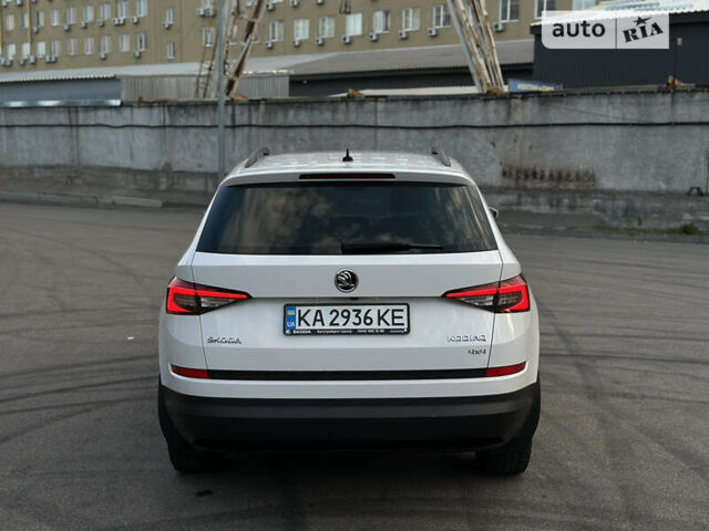 Белый Шкода Kodiaq, объемом двигателя 1.97 л и пробегом 257 тыс. км за 23500 $, фото 4 на Automoto.ua