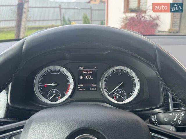 Белый Шкода Kodiaq, объемом двигателя 1.97 л и пробегом 169 тыс. км за 26999 $, фото 61 на Automoto.ua
