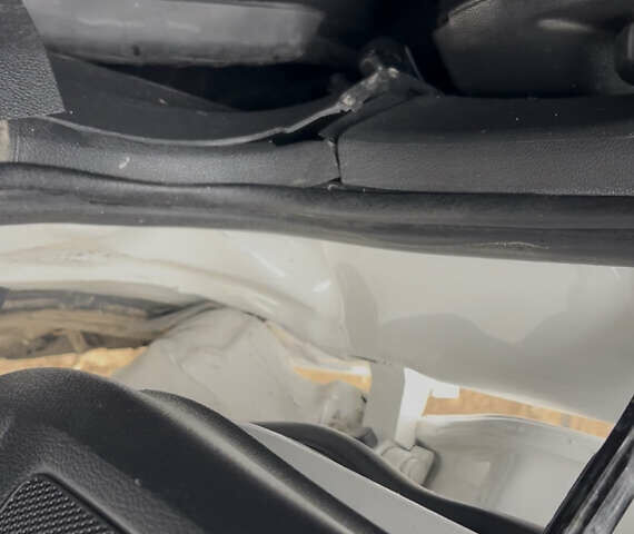 Белый Шкода Kodiaq, объемом двигателя 1.98 л и пробегом 230 тыс. км за 16000 $, фото 11 на Automoto.ua