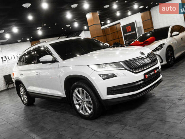 Белый Шкода Kodiaq, объемом двигателя 1.98 л и пробегом 170 тыс. км за 25900 $, фото 8 на Automoto.ua