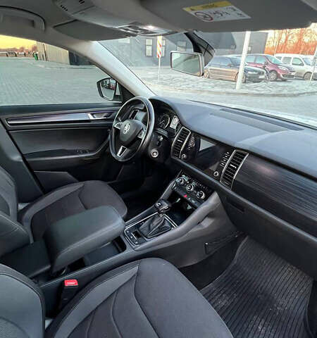 Белый Шкода Kodiaq, объемом двигателя 1.98 л и пробегом 209 тыс. км за 20400 $, фото 56 на Automoto.ua