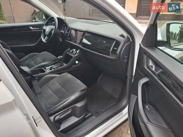 Белый Шкода Kodiaq, объемом двигателя 2 л и пробегом 198 тыс. км за 23999 $, фото 6 на Automoto.ua