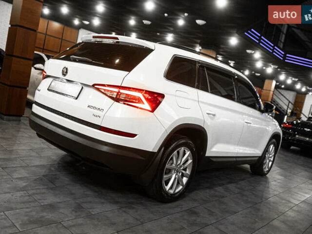 Белый Шкода Kodiaq, объемом двигателя 1.98 л и пробегом 170 тыс. км за 25900 $, фото 19 на Automoto.ua