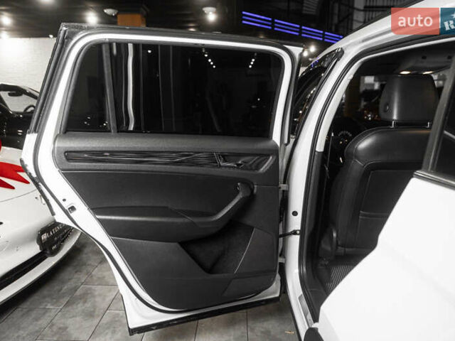 Белый Шкода Kodiaq, объемом двигателя 1.98 л и пробегом 170 тыс. км за 25900 $, фото 57 на Automoto.ua