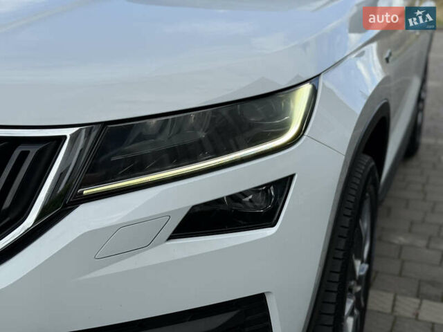 Белый Шкода Kodiaq, объемом двигателя 1.97 л и пробегом 230 тыс. км за 26999 $, фото 36 на Automoto.ua