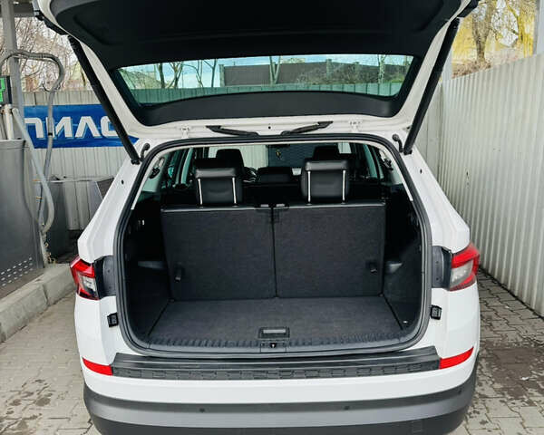 Білий Шкода Kodiaq, об'ємом двигуна 1.97 л та пробігом 218 тис. км за 27300 $, фото 23 на Automoto.ua