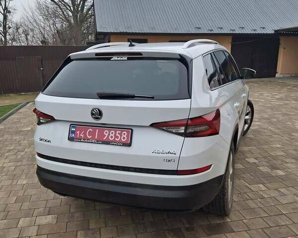 Белый Шкода Kodiaq, объемом двигателя 2 л и пробегом 198 тыс. км за 23999 $, фото 2 на Automoto.ua