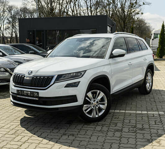 Белый Шкода Kodiaq, объемом двигателя 2 л и пробегом 168 тыс. км за 27990 $, фото 1 на Automoto.ua