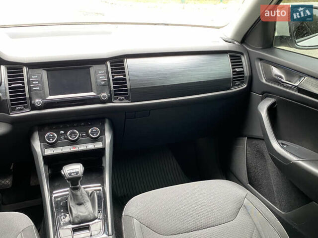 Белый Шкода Kodiaq, объемом двигателя 1.98 л и пробегом 252 тыс. км за 22500 $, фото 21 на Automoto.ua
