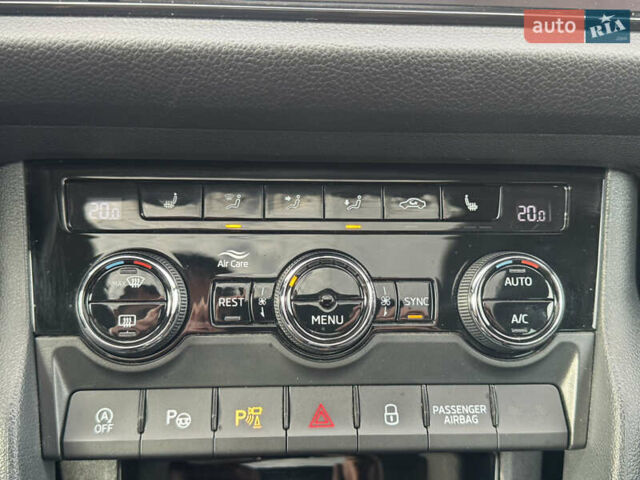 Белый Шкода Kodiaq, объемом двигателя 1.97 л и пробегом 169 тыс. км за 26999 $, фото 50 на Automoto.ua