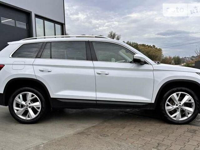 Белый Шкода Kodiaq, объемом двигателя 1.97 л и пробегом 135 тыс. км за 34300 $, фото 4 на Automoto.ua