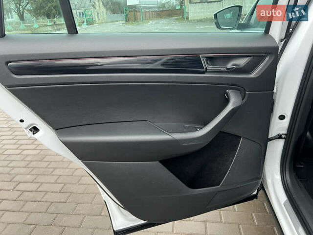 Белый Шкода Kodiaq, объемом двигателя 1.97 л и пробегом 229 тыс. км за 23509 $, фото 20 на Automoto.ua