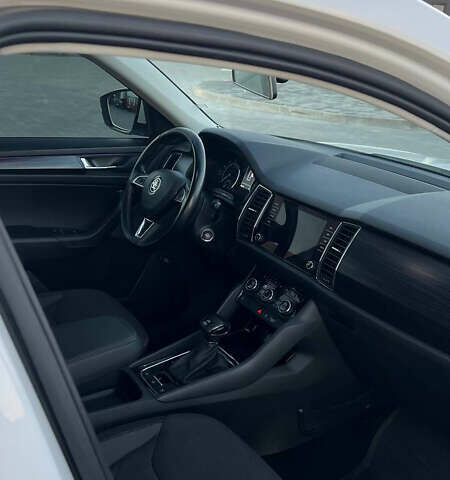 Белый Шкода Kodiaq, объемом двигателя 1.98 л и пробегом 209 тыс. км за 20400 $, фото 53 на Automoto.ua