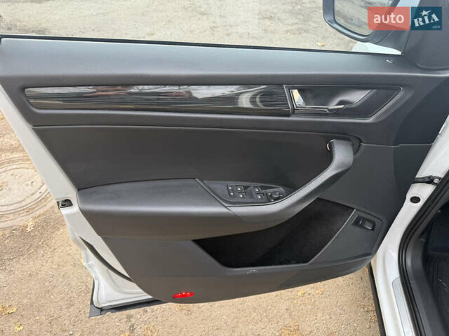 Белый Шкода Kodiaq, объемом двигателя 1.97 л и пробегом 263 тыс. км за 23800 $, фото 37 на Automoto.ua