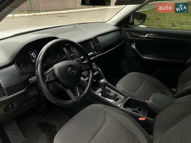 Белый Шкода Kodiaq, объемом двигателя 1.98 л и пробегом 252 тыс. км за 22500 $, фото 13 на Automoto.ua