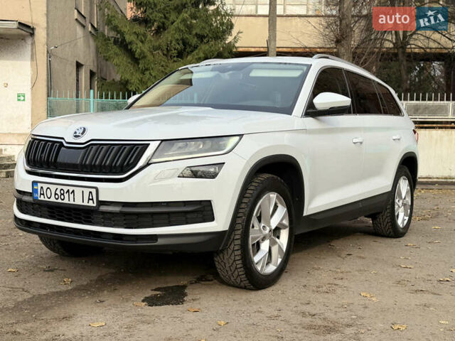 Белый Шкода Kodiaq, объемом двигателя 1.97 л и пробегом 263 тыс. км за 23800 $, фото 19 на Automoto.ua