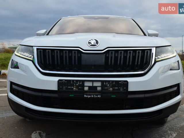 Білий Шкода Kodiaq, об'ємом двигуна 2 л та пробігом 245 тис. км за 26750 $, фото 6 на Automoto.ua
