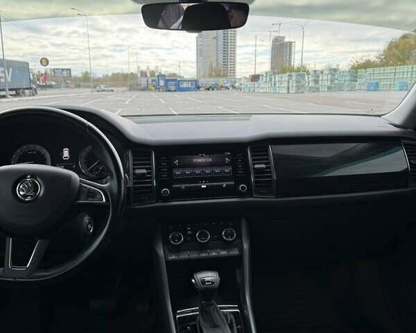 Белый Шкода Kodiaq, объемом двигателя 1.97 л и пробегом 162 тыс. км за 26500 $, фото 6 на Automoto.ua