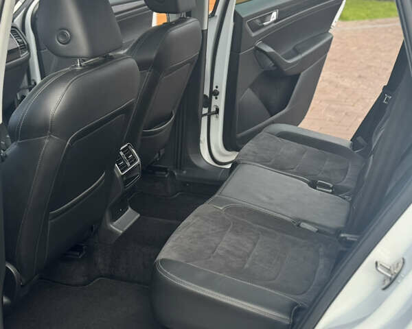 Белый Шкода Kodiaq, объемом двигателя 1.97 л и пробегом 169 тыс. км за 26999 $, фото 48 на Automoto.ua
