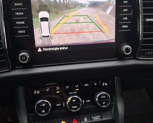 Белый Шкода Kodiaq, объемом двигателя 2 л и пробегом 198 тыс. км за 23999 $, фото 19 на Automoto.ua