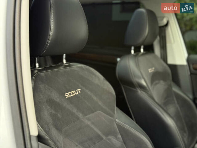 Белый Шкода Kodiaq, объемом двигателя 1.97 л и пробегом 230 тыс. км за 26999 $, фото 58 на Automoto.ua