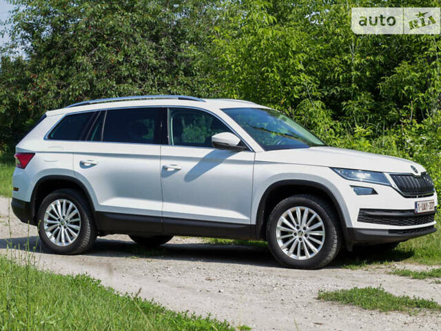 Белый Шкода Kodiaq, объемом двигателя 2 л и пробегом 208 тыс. км за 29999 $, фото 2 на Automoto.ua