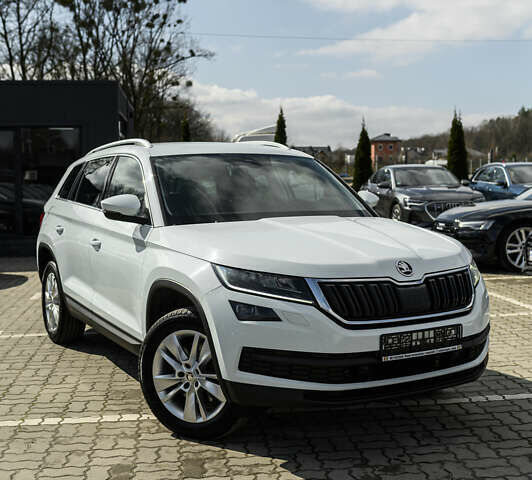 Белый Шкода Kodiaq, объемом двигателя 2 л и пробегом 168 тыс. км за 27990 $, фото 5 на Automoto.ua