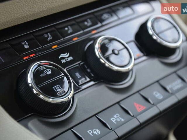 Білий Шкода Kodiaq, об'ємом двигуна 2 л та пробігом 285 тис. км за 25950 $, фото 43 на Automoto.ua