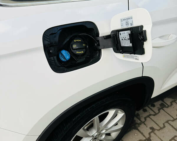 Білий Шкода Kodiaq, об'ємом двигуна 1.97 л та пробігом 218 тис. км за 27300 $, фото 37 на Automoto.ua