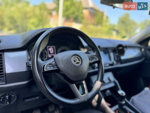 Білий Шкода Kodiaq, об'ємом двигуна 1.4 л та пробігом 78 тис. км за 18999 $, фото 5 на Automoto.ua