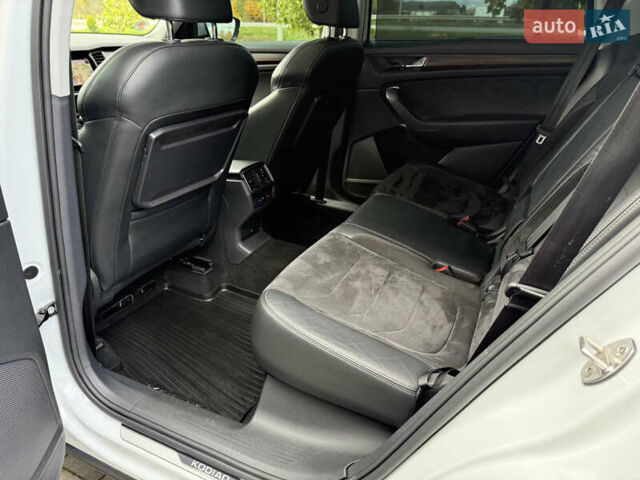 Белый Шкода Kodiaq, объемом двигателя 1.97 л и пробегом 230 тыс. км за 26999 $, фото 41 на Automoto.ua