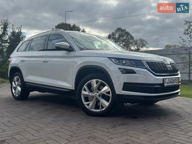Белый Шкода Kodiaq, объемом двигателя 1.97 л и пробегом 169 тыс. км за 26999 $, фото 1 на Automoto.ua
